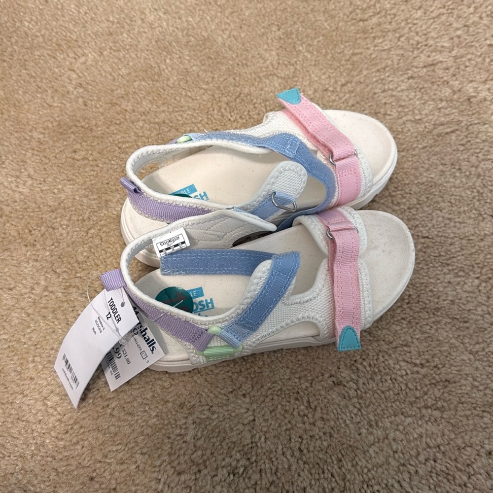 NWT girls size 12 Osh kosh sandal purchased at Marshall’s.
